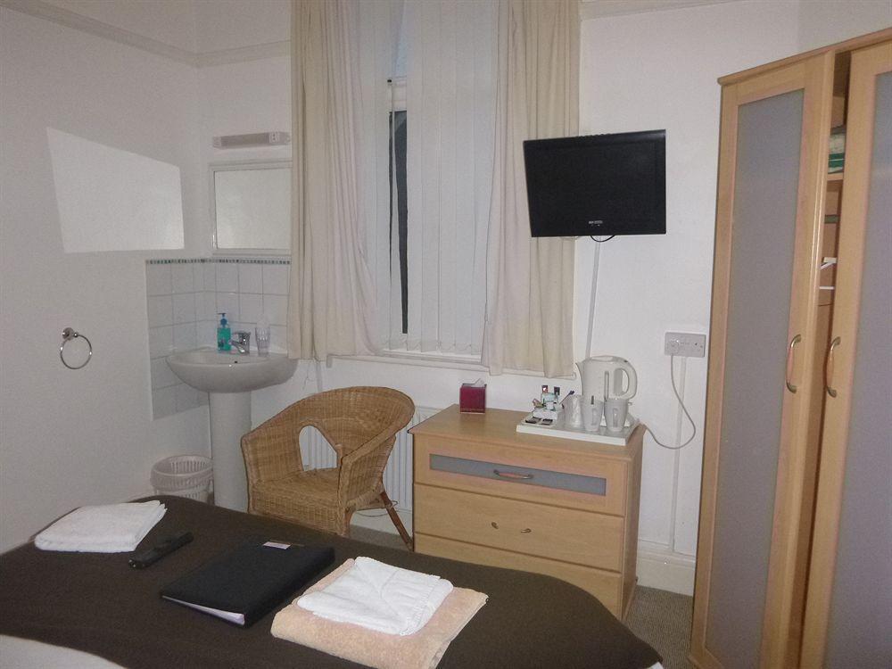 Hotel Oasis House Falmouth Esterno foto