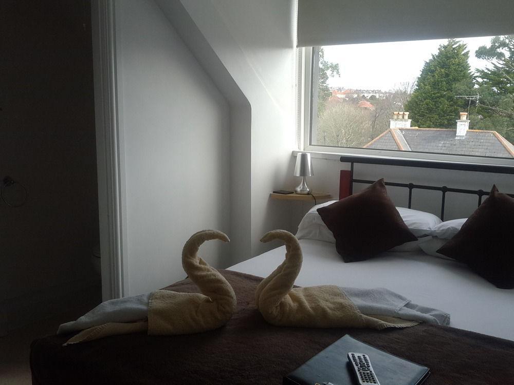 Hotel Oasis House Falmouth Esterno foto