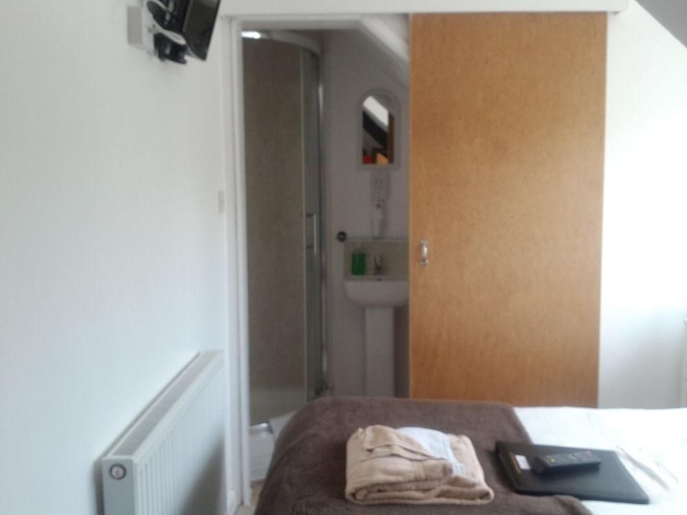 Hotel Oasis House Falmouth Esterno foto
