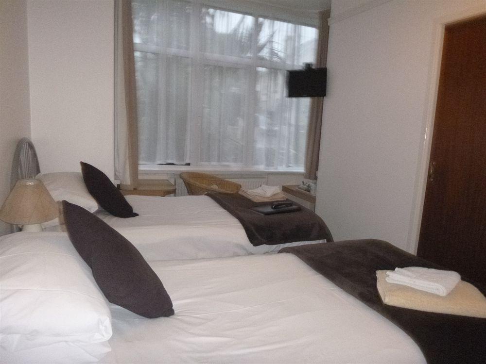 Hotel Oasis House Falmouth Esterno foto