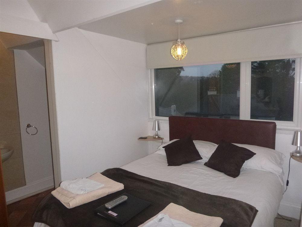 Hotel Oasis House Falmouth Esterno foto