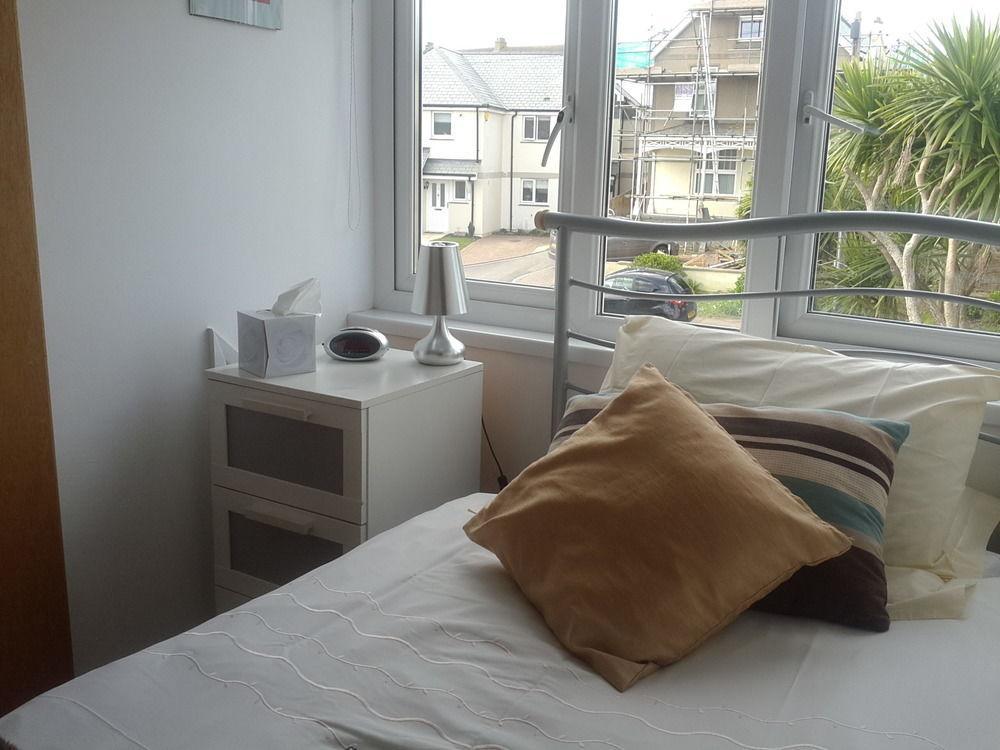 Hotel Oasis House Falmouth Esterno foto