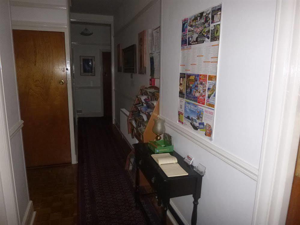 Hotel Oasis House Falmouth Esterno foto
