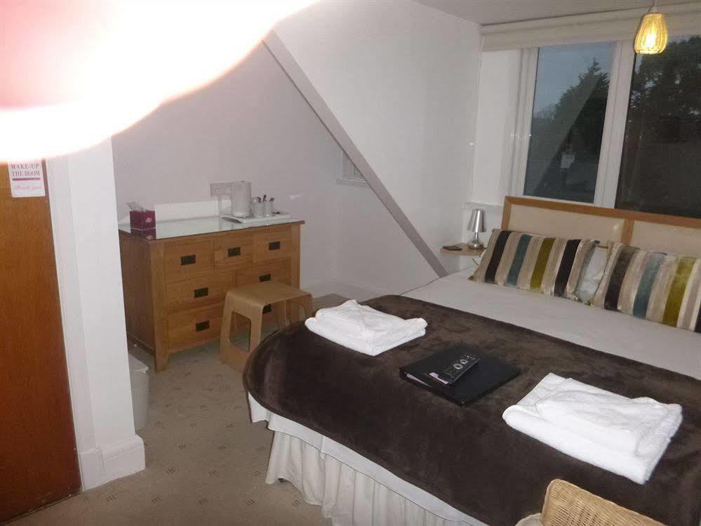 Hotel Oasis House Falmouth Esterno foto