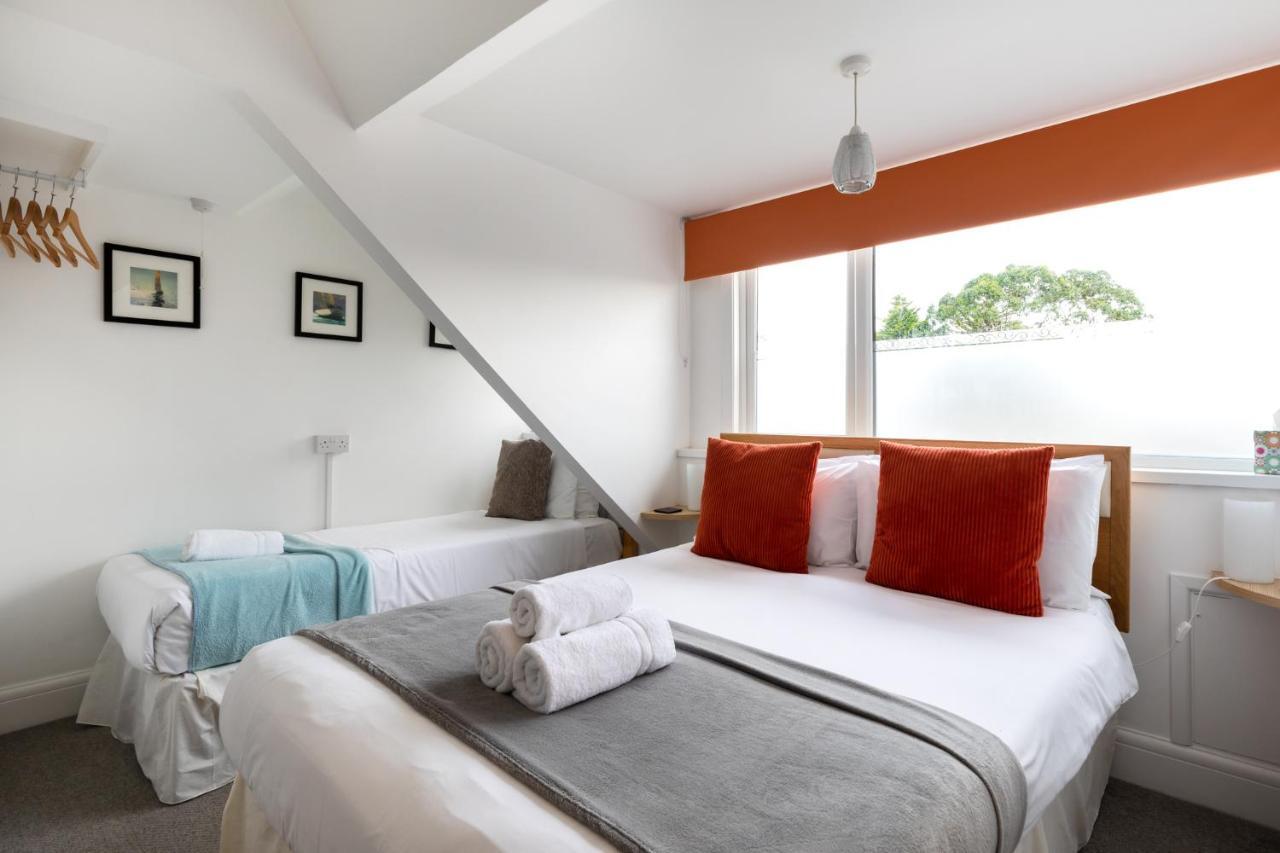 Hotel Oasis House Falmouth Esterno foto