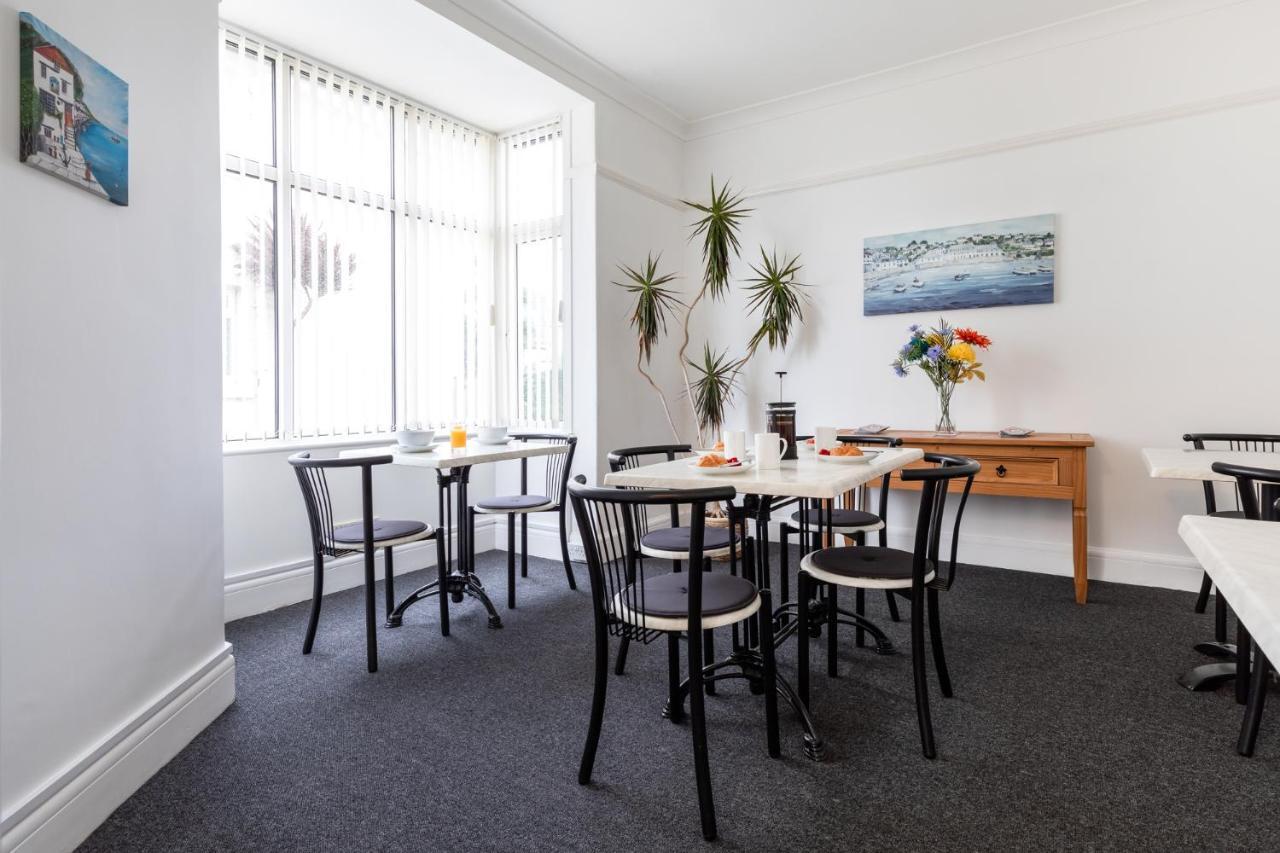 Hotel Oasis House Falmouth Esterno foto