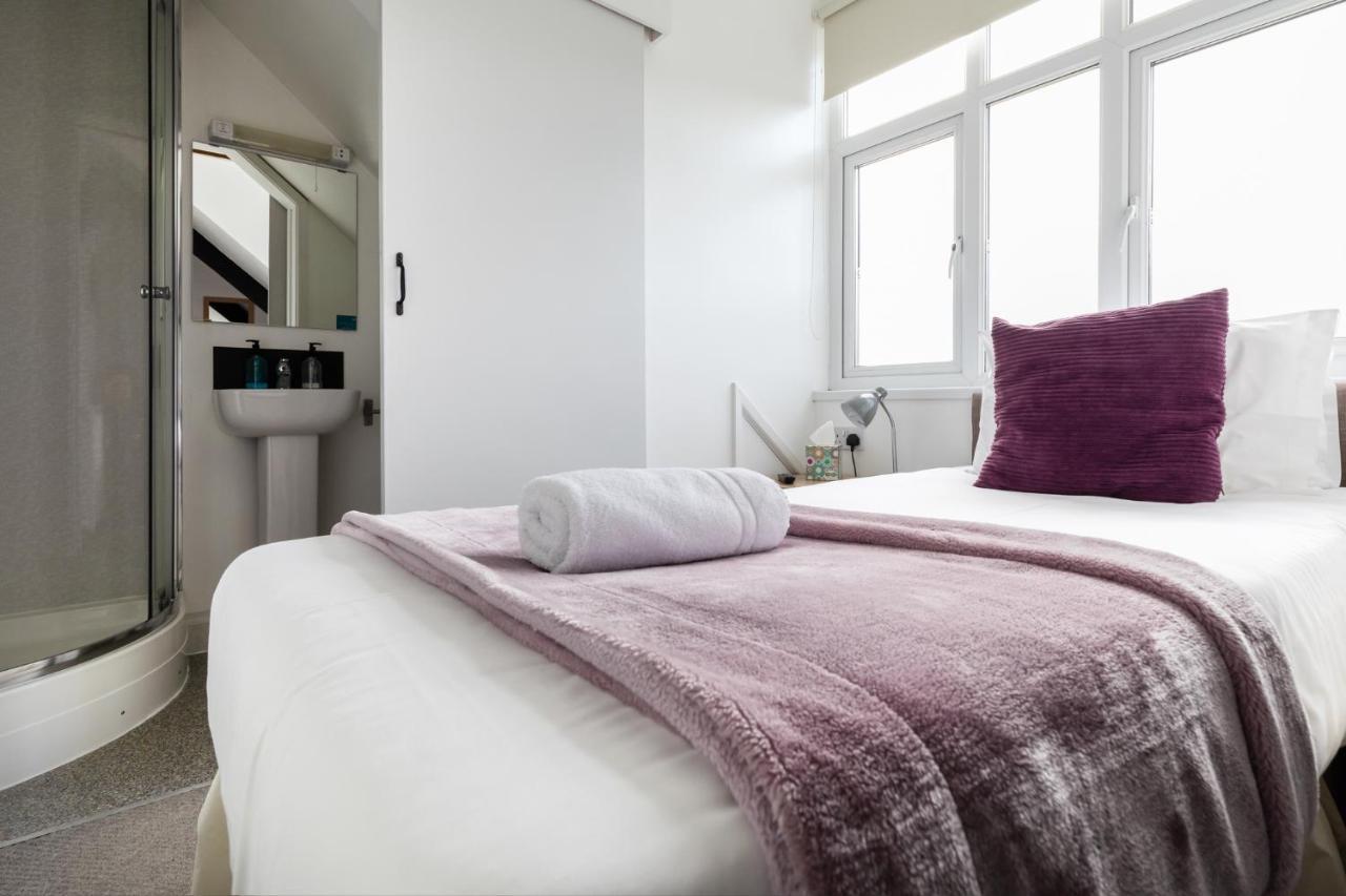 Hotel Oasis House Falmouth Esterno foto
